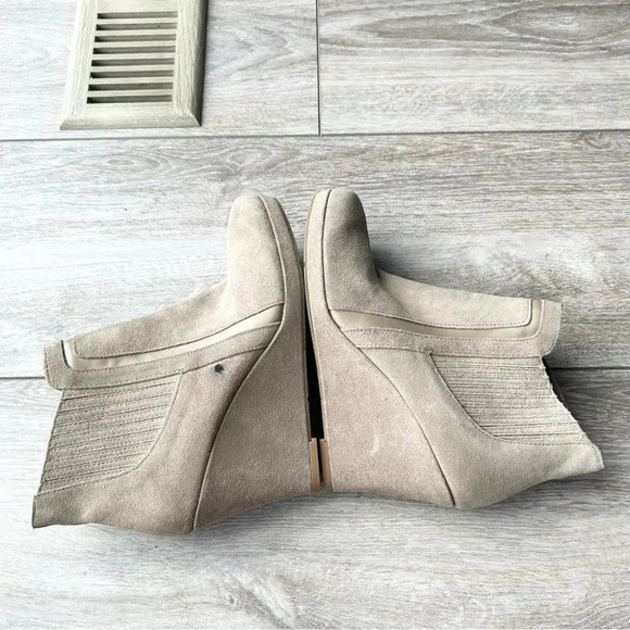 Dolce Vita Taupe Suede Leather Wedge  Booties - Picture 10 of 15